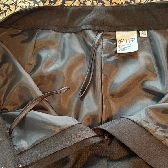 Kasper 2 Piece Classic Pant Suit - Picture 13 of 15